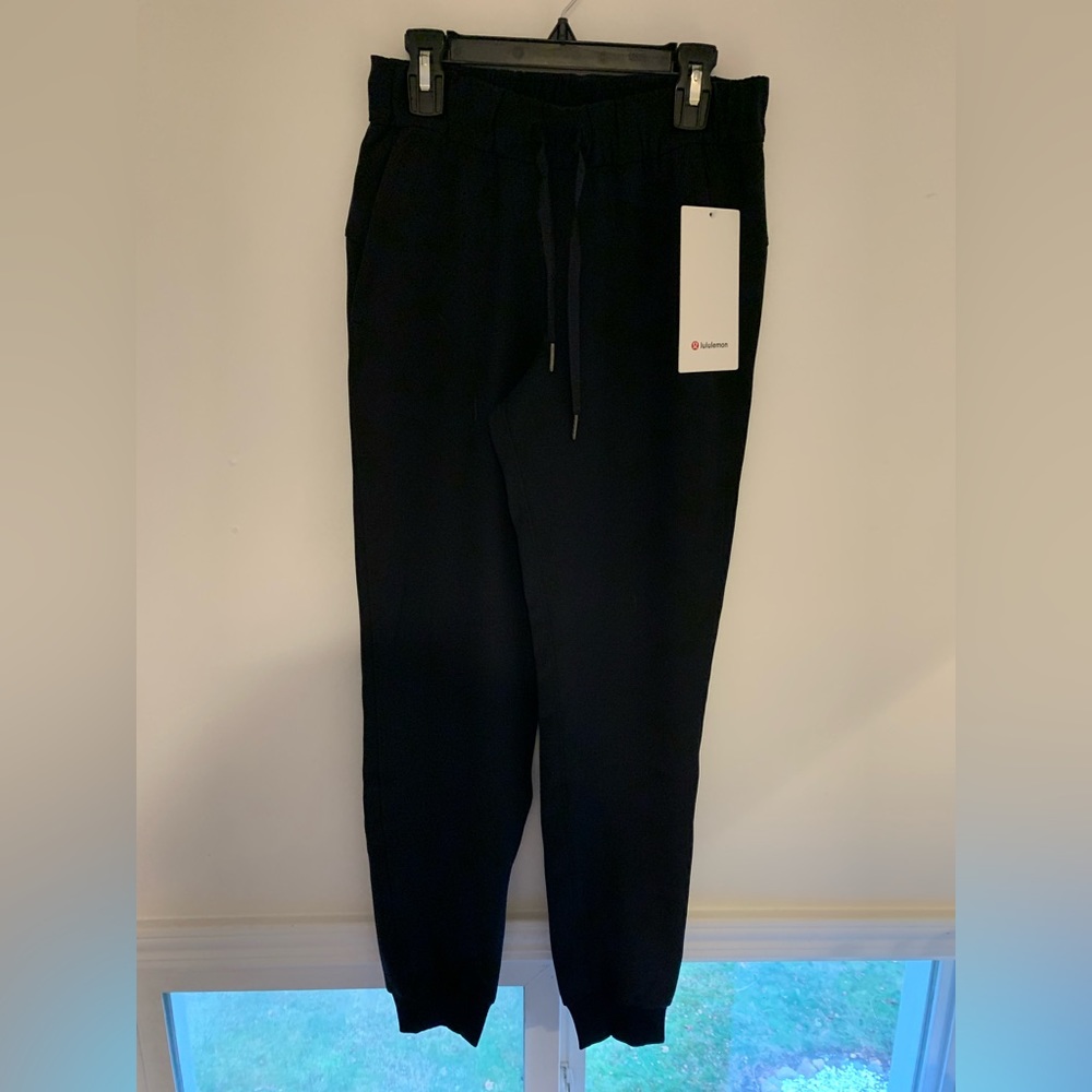 NWT Lululemon Athletics On the Fly Joggers - Picture 2 of 6